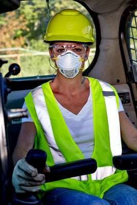 3M Cupped Particulate Respirator 8110S P2 / N95 - Small Size - 1 Box (20 masks) - 3M - 4 - Health - ThePharmacy